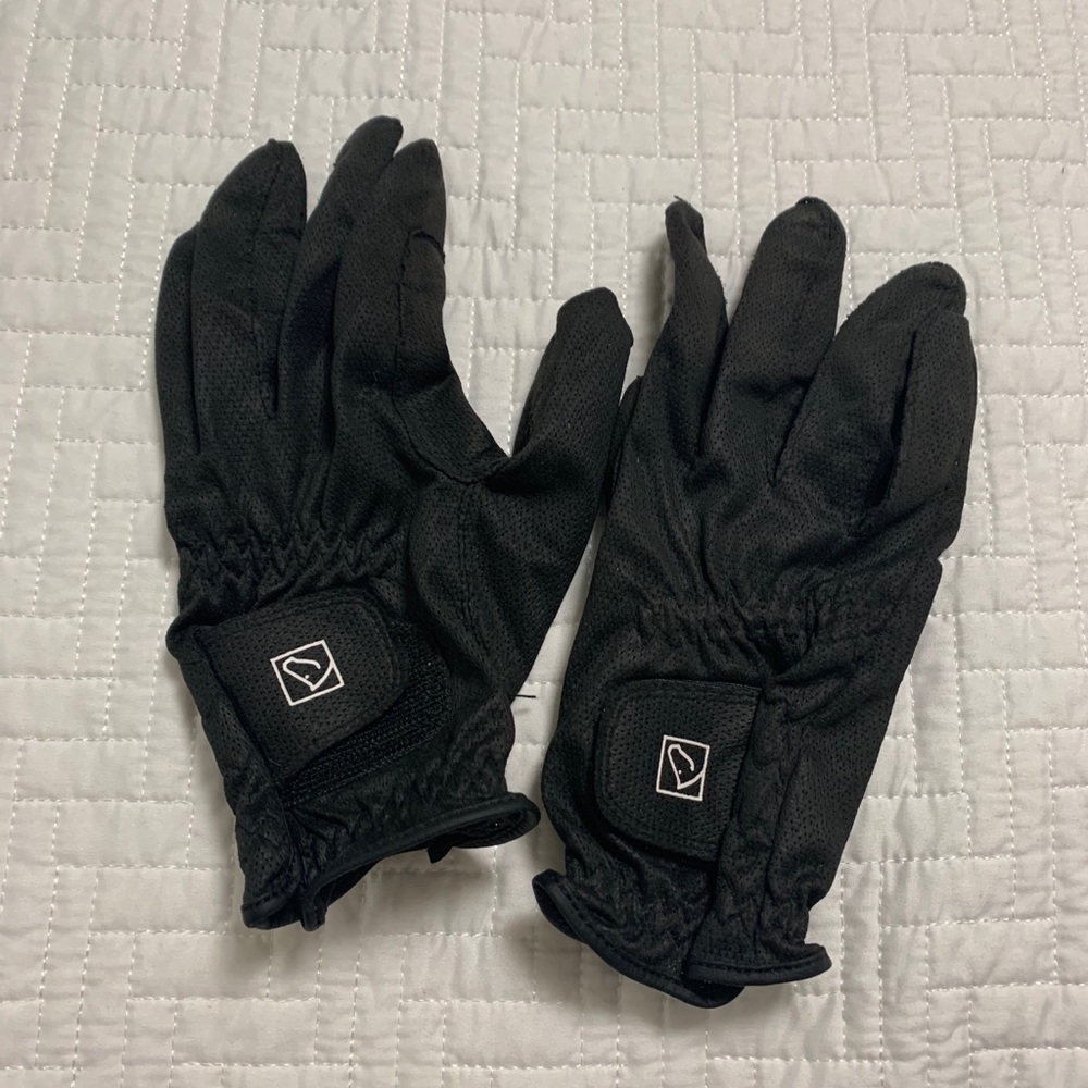 Ariat equestrian gloves light weight